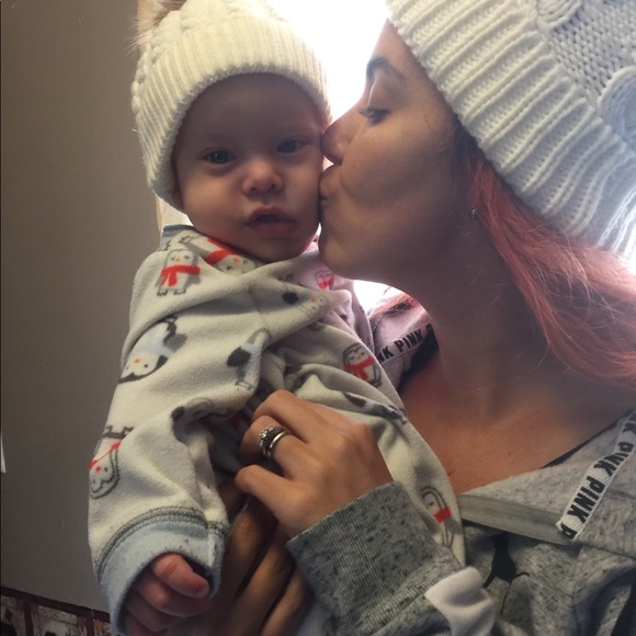 Mommy and Me Beanie set - Picture 8 of 8